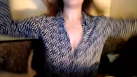 Alyn Maria online show from July 24, 5:32 am