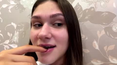 Alisa online show from August 7, 1:11 pm