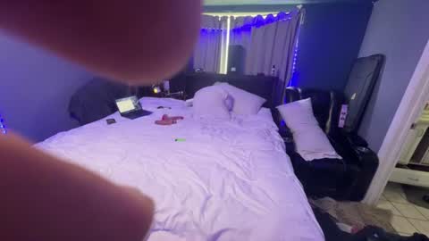 MindFuckDesire online show from August 13, 4:32 pm