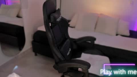 Alyson online show from August 14, 6:55 pm