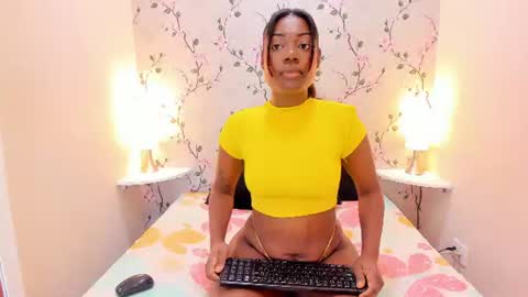 Alyssa  online show from July 1, 2:18 pm