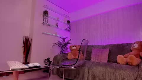 alyxvond online show from August 15, 7:01 am