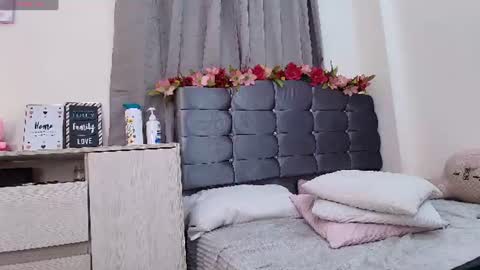 Isabella online show from August 4, 2:08 am