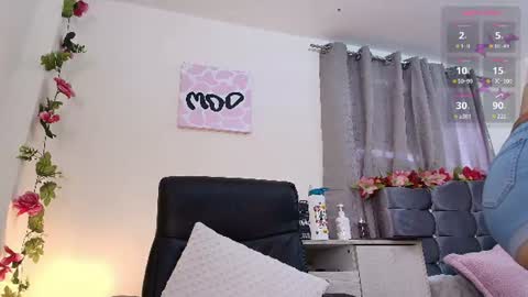 Isabella online show from August 11, 10:45 pm