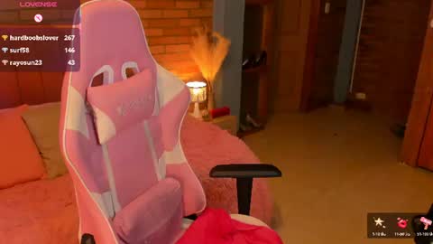 Hi Im AmaiaHelp me reach 100 likes online show from August 12, 12:57 am