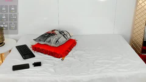 amaia_monroe online show from August 13, 6:27 am