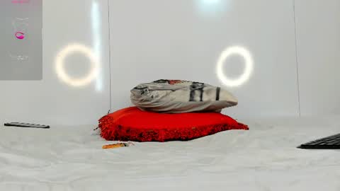 amaia_monroe online show from August 13, 7:33 am