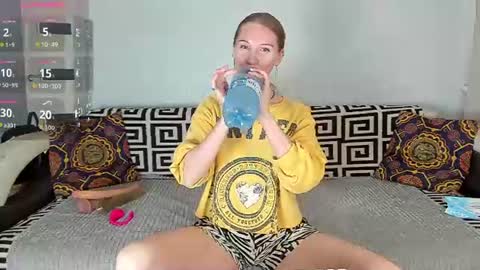 Amalia online show from August 3, 8:10 am