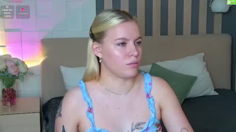 Amalia online show from August 8, 3:23 pm