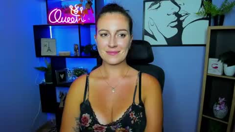 Amanda online show from August 13, 1:36 pm