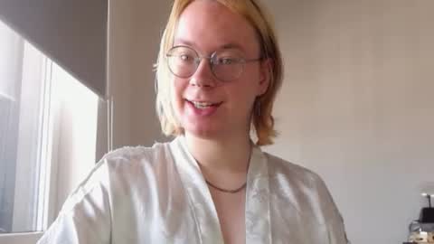 Hi im Amanda online show from August 13, 11:35 am