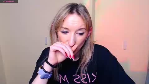 Amanda online show from August 15, 11:25 am