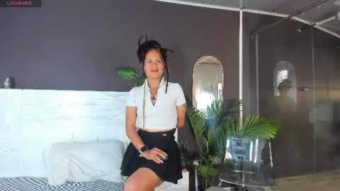 amani_roots online show from August 12, 4:09 pm