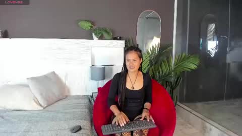 amani_roots online show from August 15, 12:42 pm