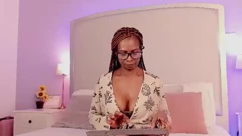 amara_bss_ online show from August 12, 4:53 pm