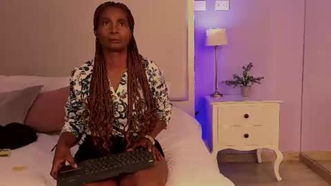 amara_bss_ online show from August 18, 12:55 pm
