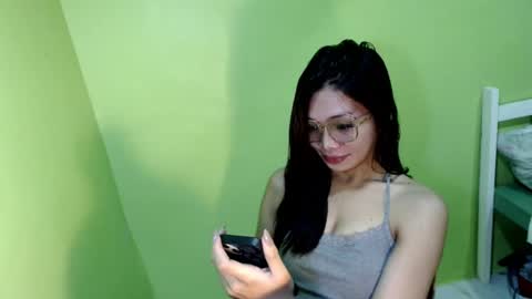 BELLA online show from August 6, 9:36 pm