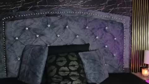 amarahanks_ online show from August 12, 3:42 am