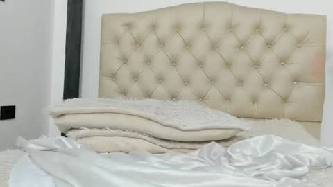 amaranta_f00x online show from August 6, 5:23 pm