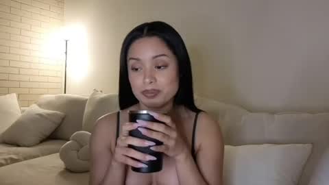 amaya_floress online show from April 22, 5:54 am