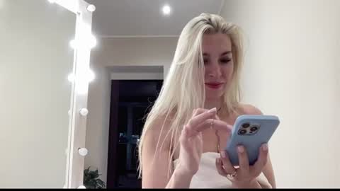 Kelly online show from July 18, 1:45 pm