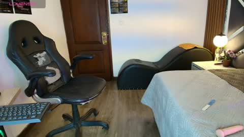 Ambar Ross online show from August 1, 5:30 pm
