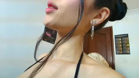 Ambar Ross online show from August 11, 7:05 pm