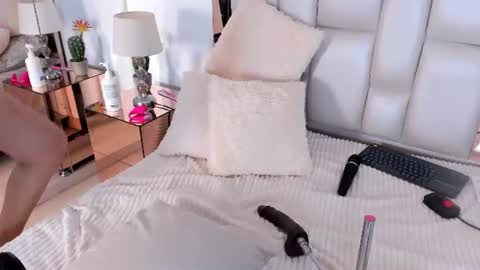 Amber online show from August 12, 2:41 pm