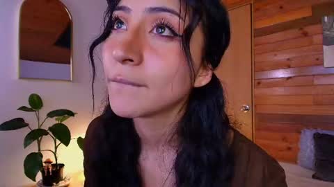 amber_curly online show from August 14, 12:03 am