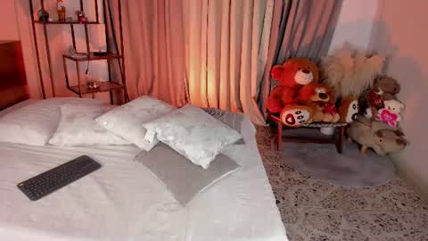 amber_maxwell online show from August 6, 9:14 pm