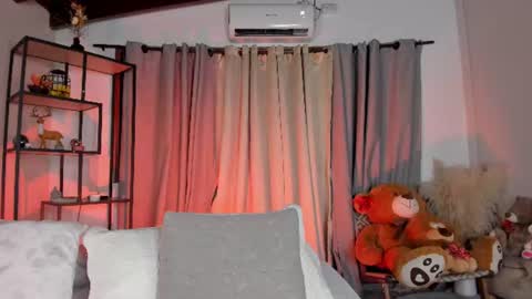 amber_maxwell online show from August 15, 1:42 am