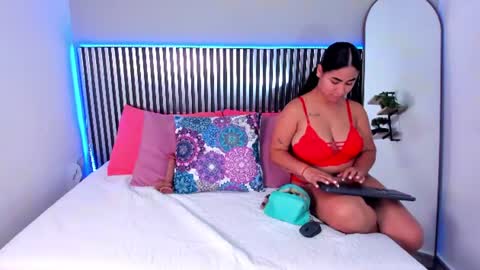 A M B E R  online show from August 11, 8:00 pm