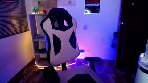 amber_morgan1 online show from August 13, 3:53 am