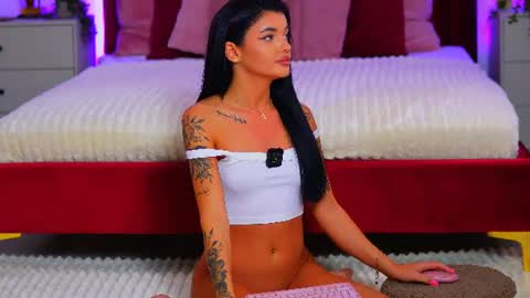 amberalena online show from August 14, 8:23 pm