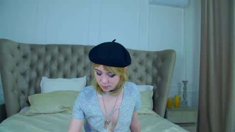 AmberBauman online show from April 18, 8:18 pm