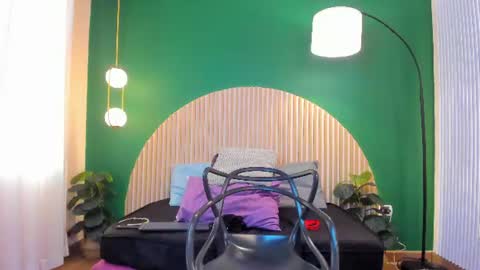 Amber Hanks online show from August 11, 2:19 pm