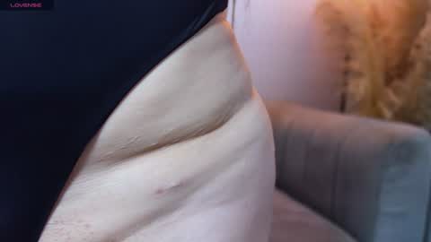 amberr_mooon online show from July 30, 4:03 pm