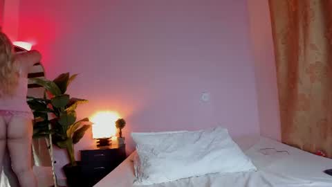 ambersprada online show from August 14, 7:28 pm