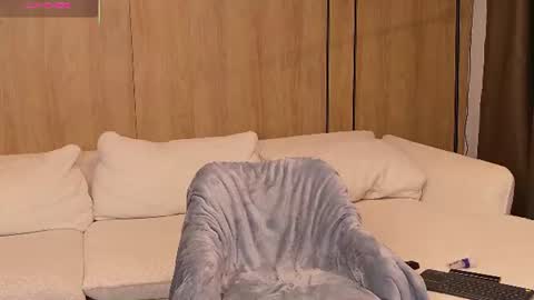 Amber online show from August 3, 4:58 pm
