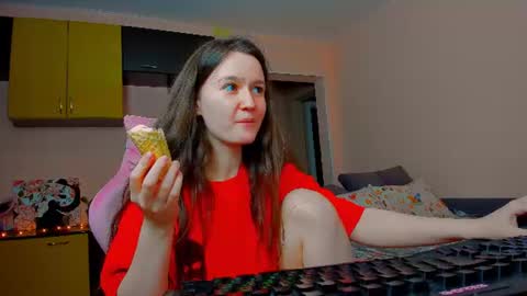 Eileen online show from July 4, 9:17 pm