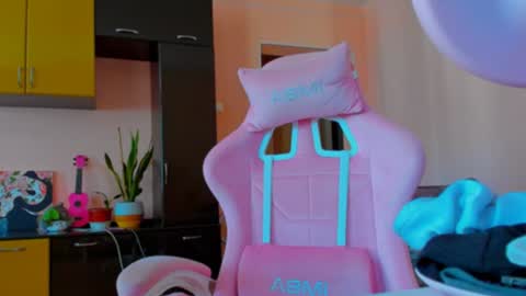 Eileen online show from August 15, 11:36 am