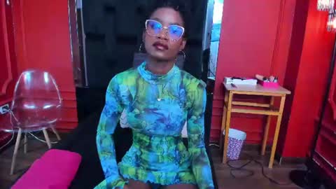 Amelia Adams online show from August 12, 11:45 am