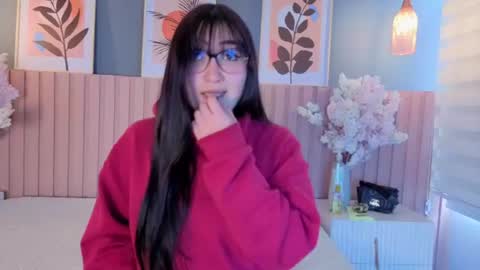 Amelia online show from August 7, 1:44 pm