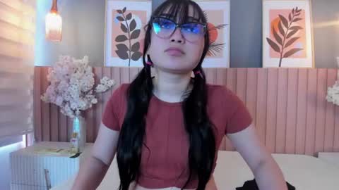 Amelia online show from August 11, 2:19 pm