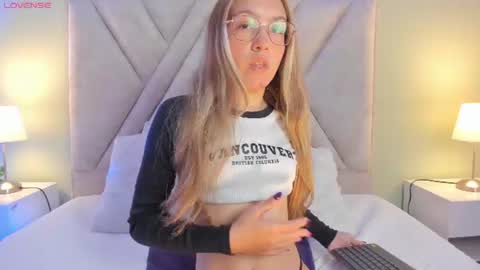 Amelia  online show from July 29, 11:28 am