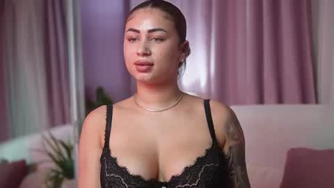  Amelia  online show from August 9, 8:10 pm