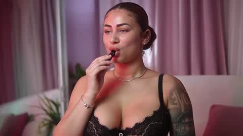  Amelia  online show from August 9, 9:16 pm