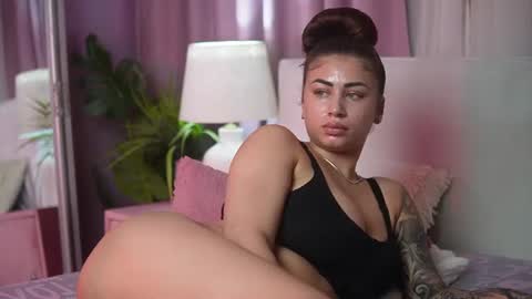  Amelia  online show from August 14, 3:32 am