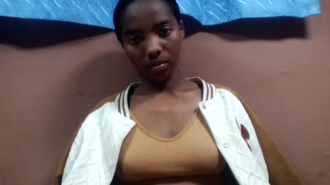 ameliah348630 online show from August 13, 7:00 am