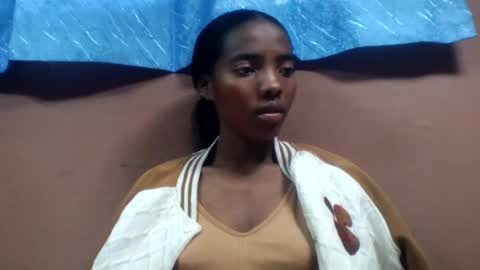 ameliah348630 online show from August 13, 8:06 am